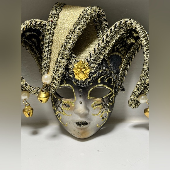 Vintage Venetian Jesters Masks Set of Three Home Decor Art - Picture 5 of 11